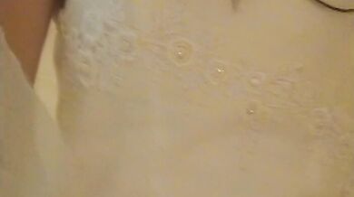 早期 #唐嫣 拍摄时尚芭莎广告，被摄影师偷拍下体，白虎嫩逼，绝版资源，不可错过